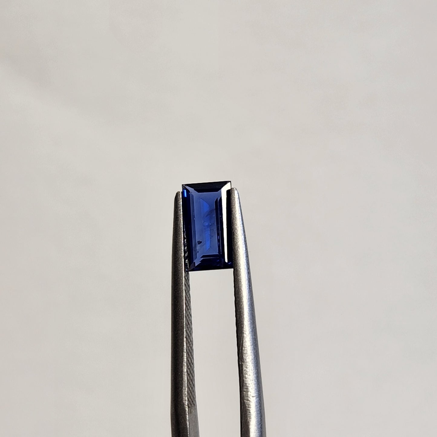 0.87 ct Blue Sapphire Facet