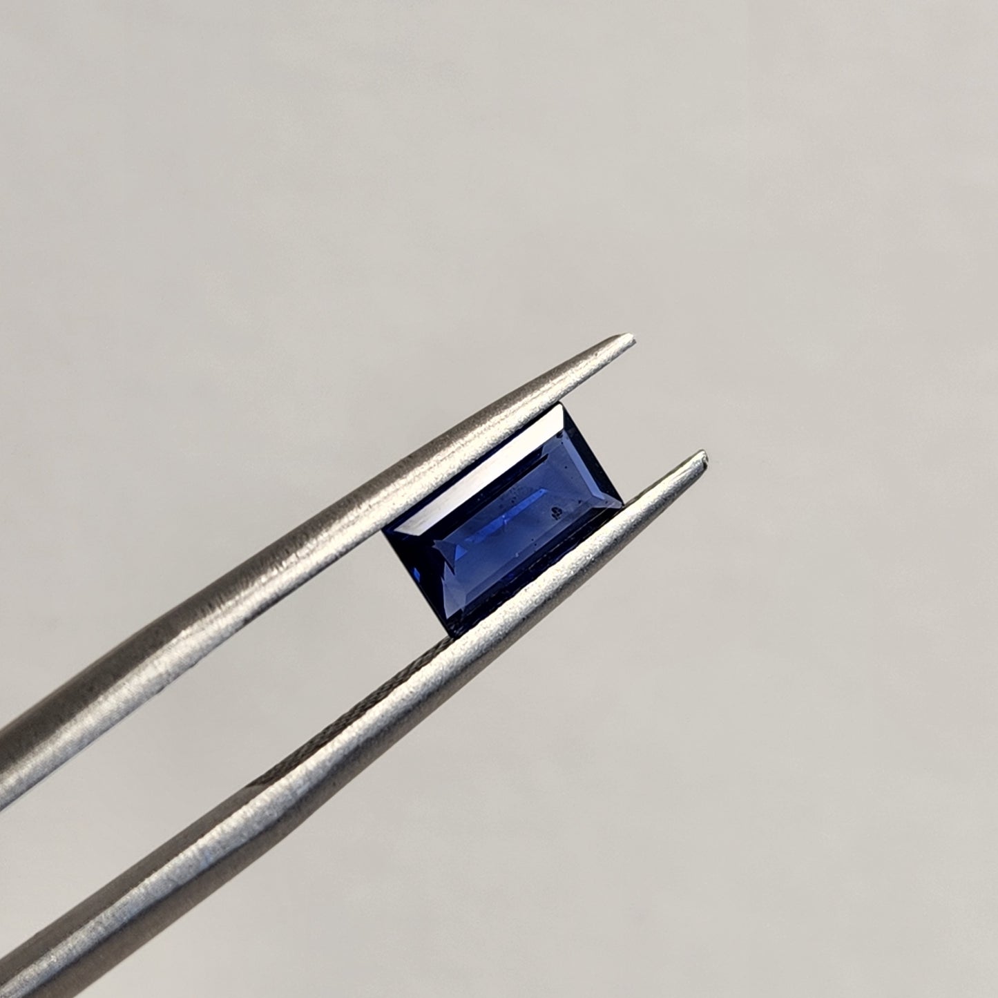 0.87 ct Blue Sapphire Facet