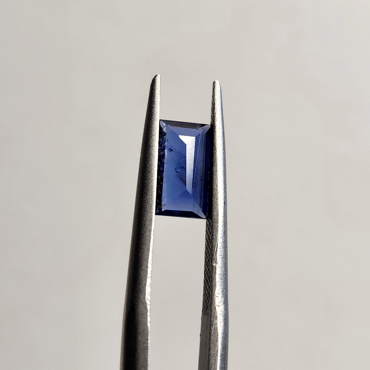 0.87 ct Blue Sapphire Facet