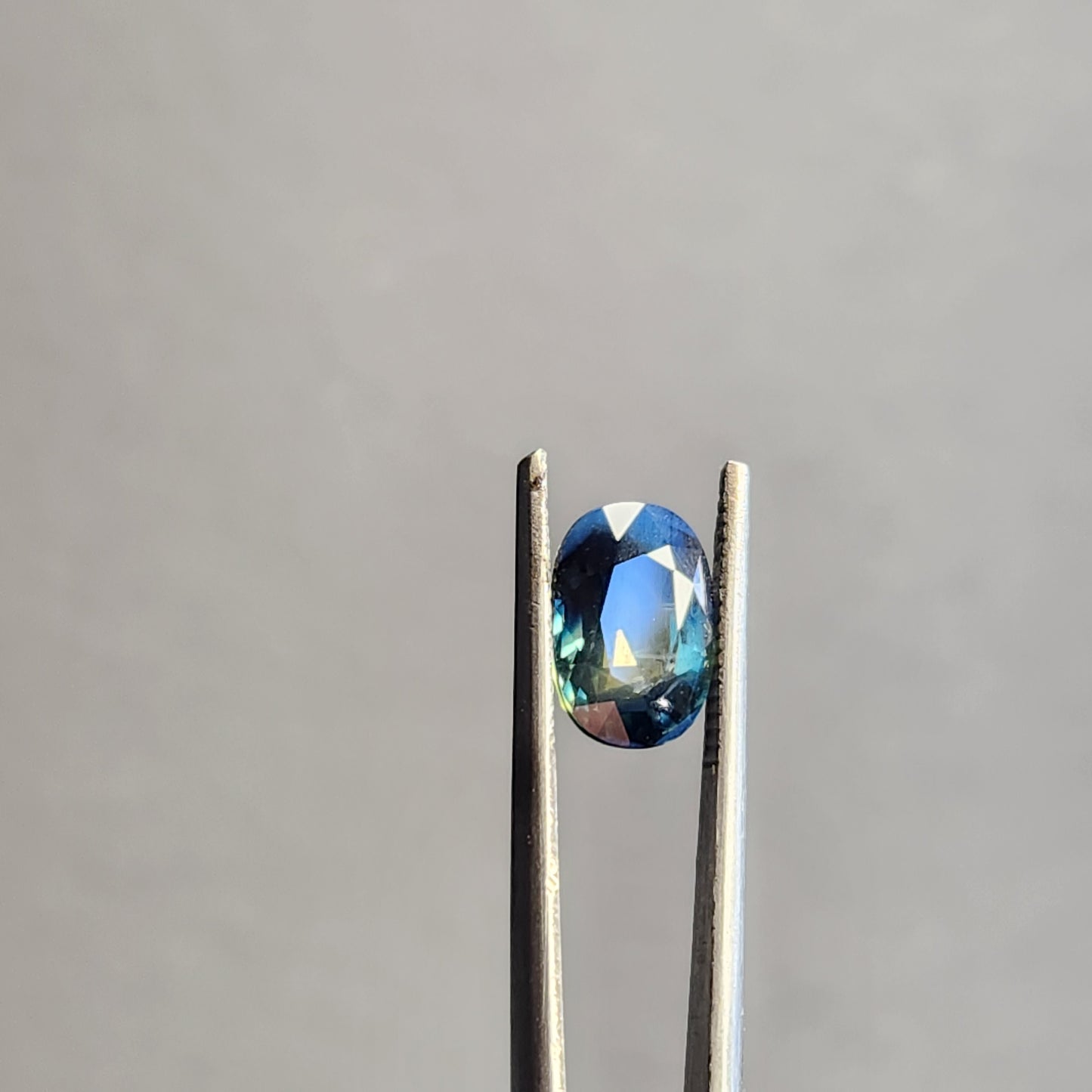 Tri-Colored Blue, Green, and Yellow Sapphire Oval Facet w/ Zonings