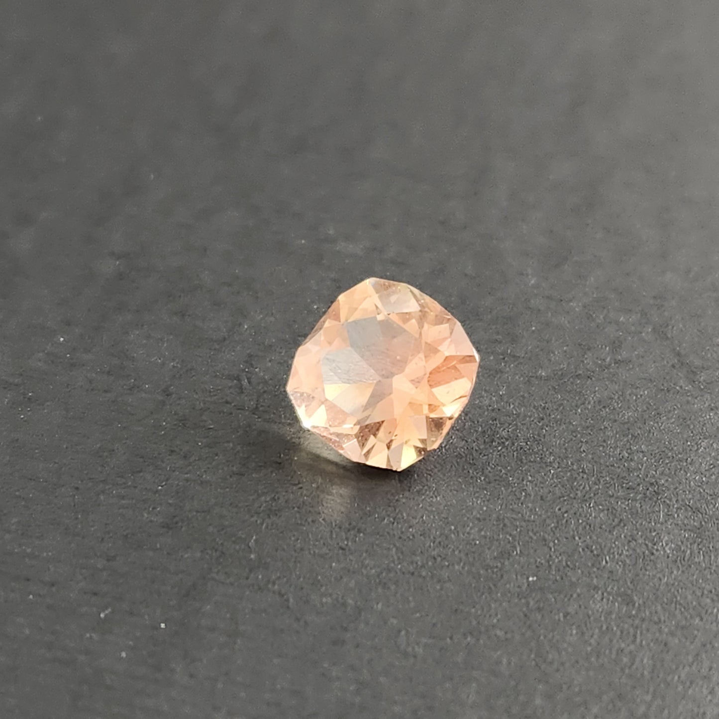 1.84 ct Sunstone Square Cushion Facet