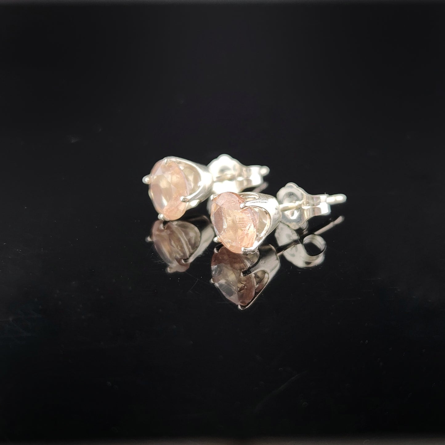 1.55 ct Oregon Sunstone Earrings set in sterling silver