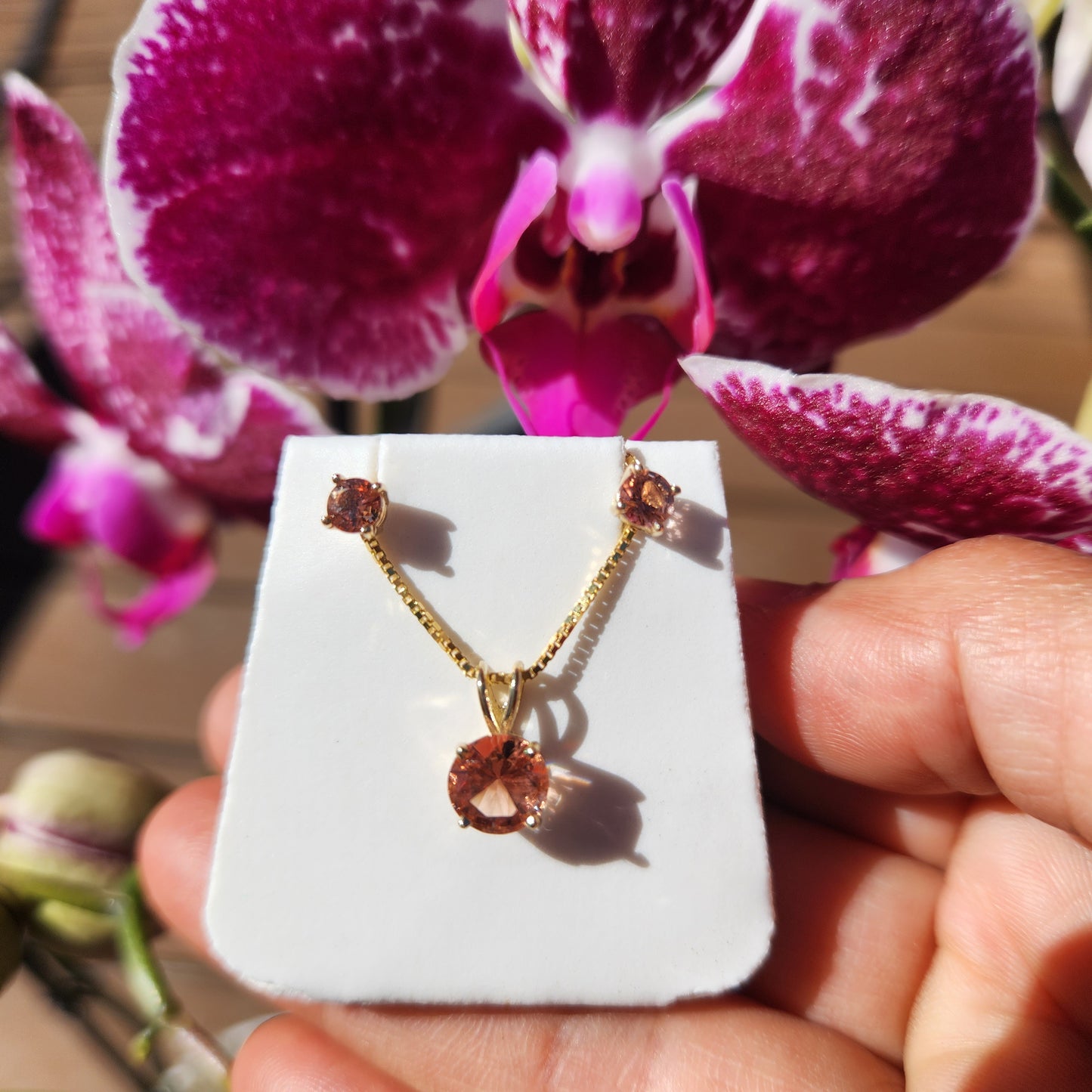 Oregon Sunstone Pendant and Earring set in 14 ky gold
