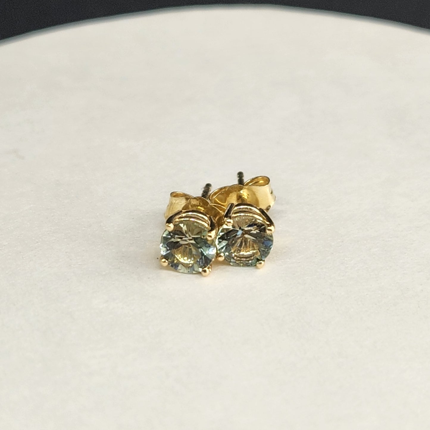 14 kt gold Oregon Sunstones earring 0.90 ct