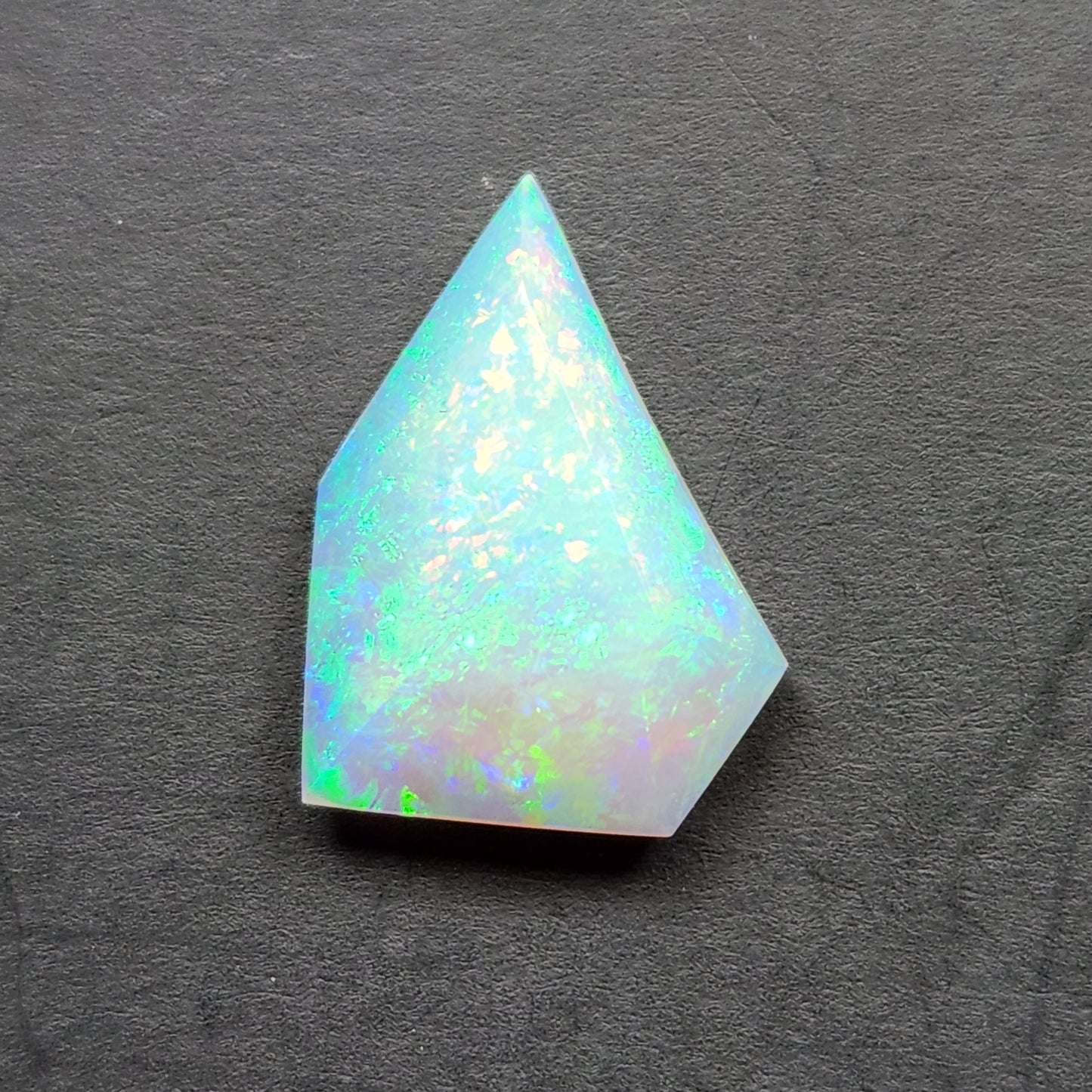Natural 5.30 ct Australian Opal