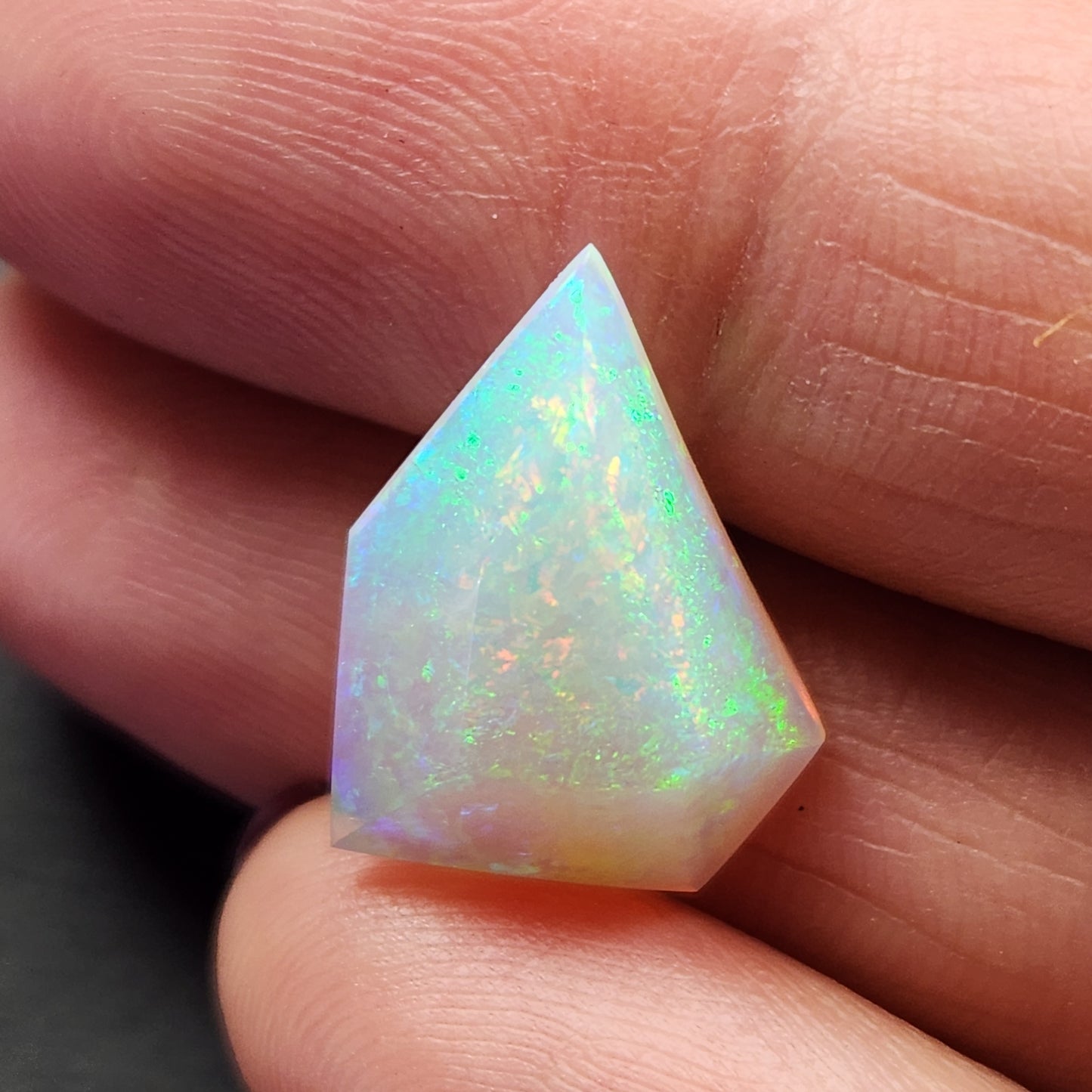Natural 5.30 ct Australian Opal
