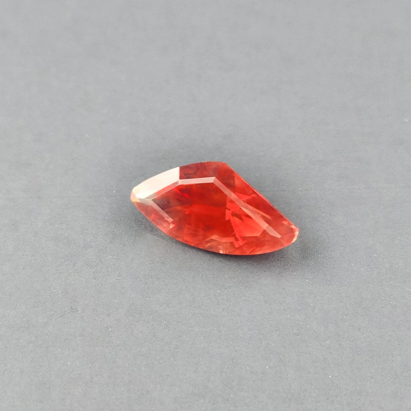 8.50 ct Red Oregon Sunstone