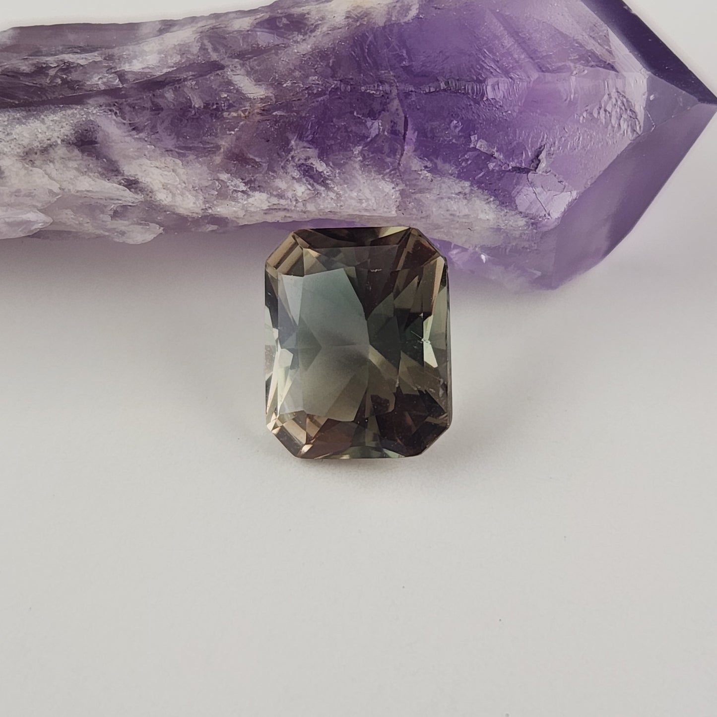 3.98 ct Green Oregon Sunstone