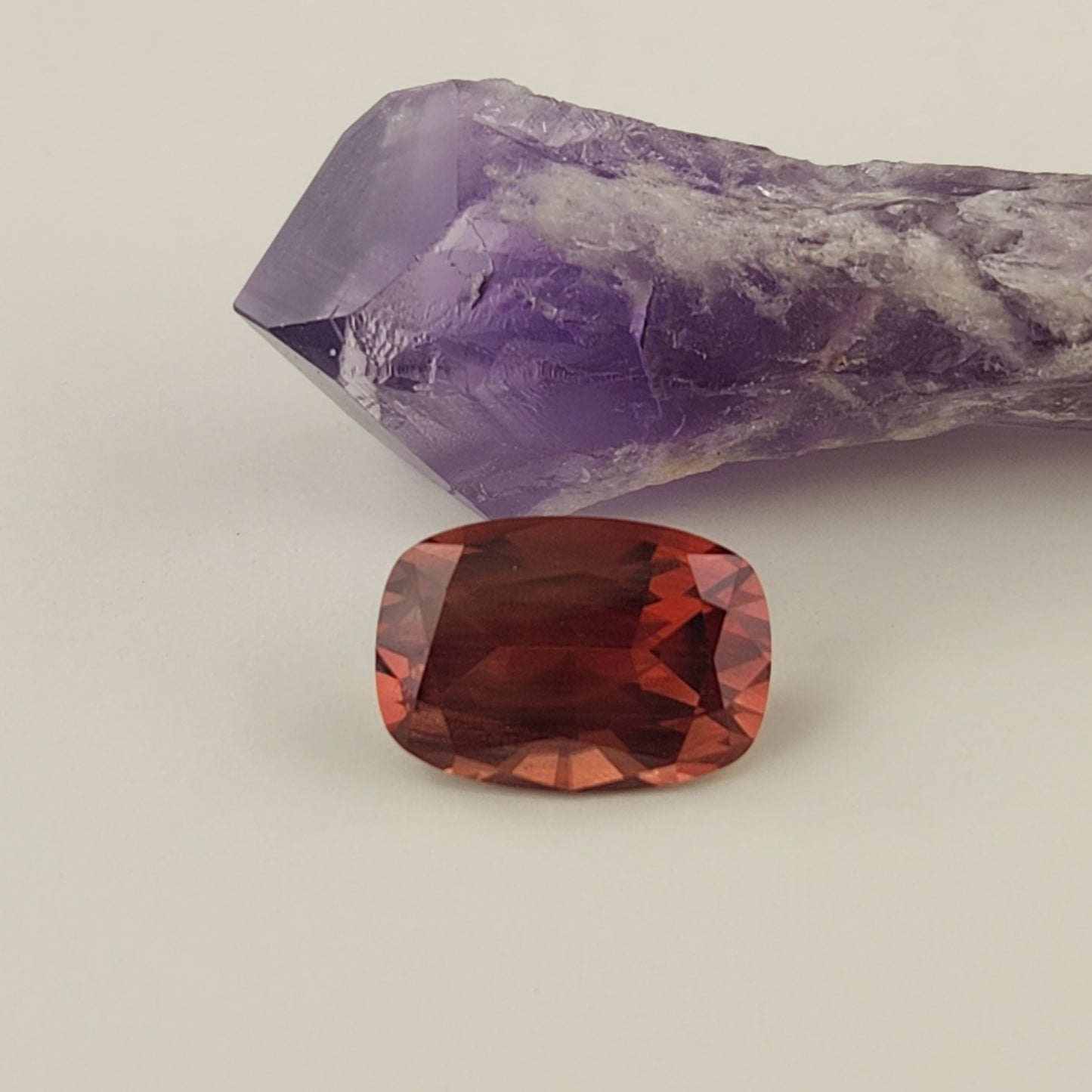 6.25 ct Red and Schiller Oregon Sunstone