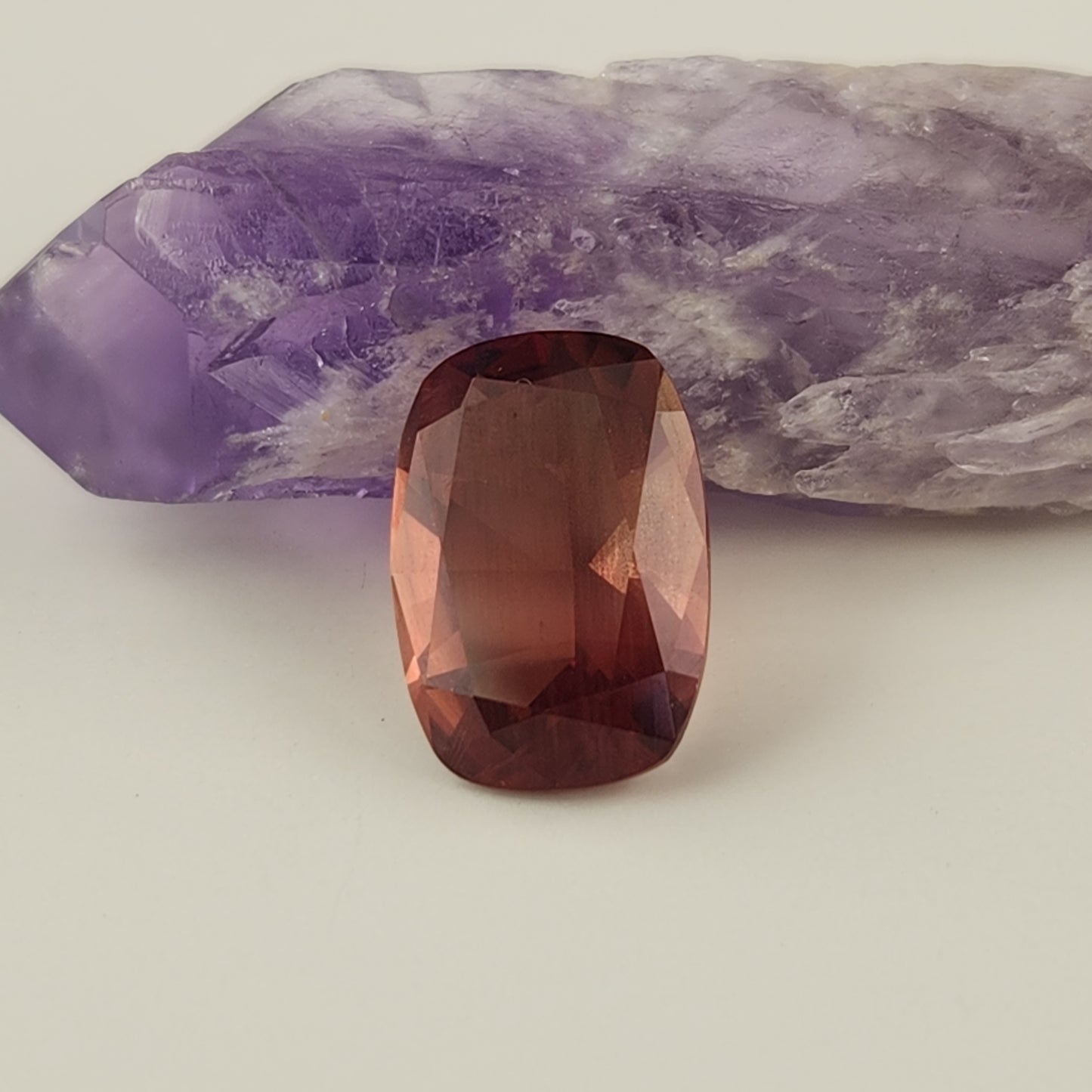 6.25 ct Red and Schiller Oregon Sunstone