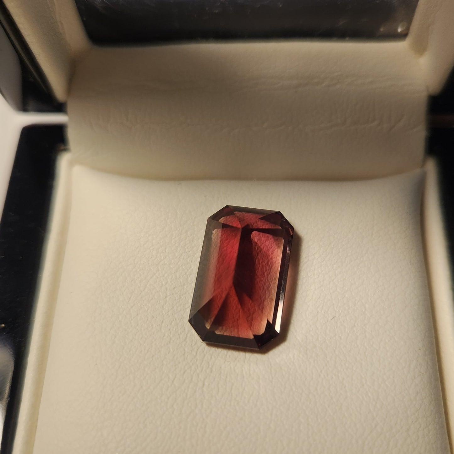 8.53 ct Dark Red Oregon Sunstone