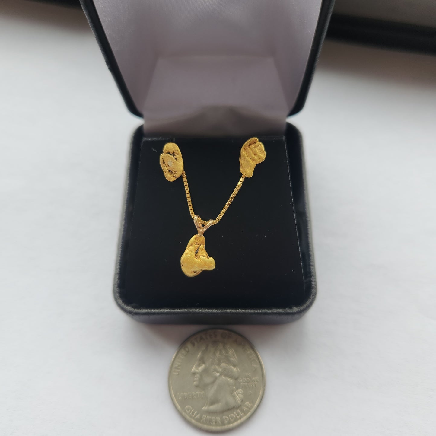 Gold Nugget Pendant & Earrings.