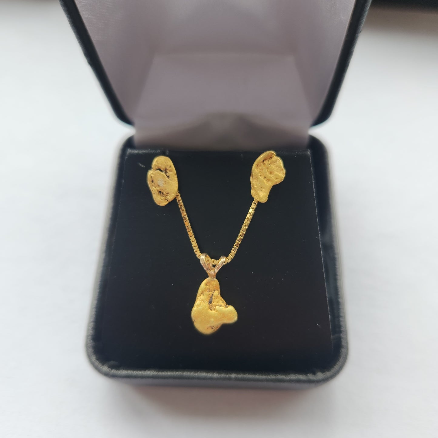 Gold Nugget Pendant & Earrings.