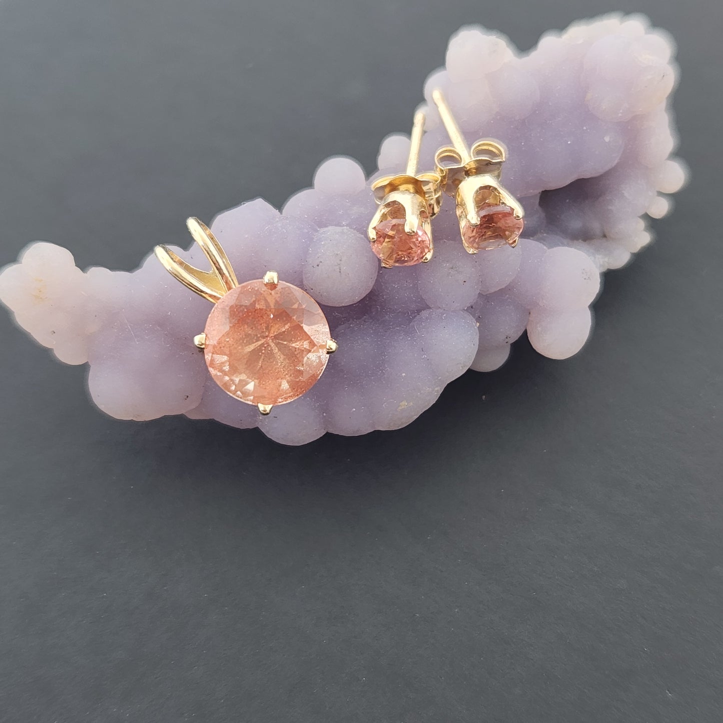 14 kt gold Oregon Sunstones Pendant and Earrings set in 14 kt gold.