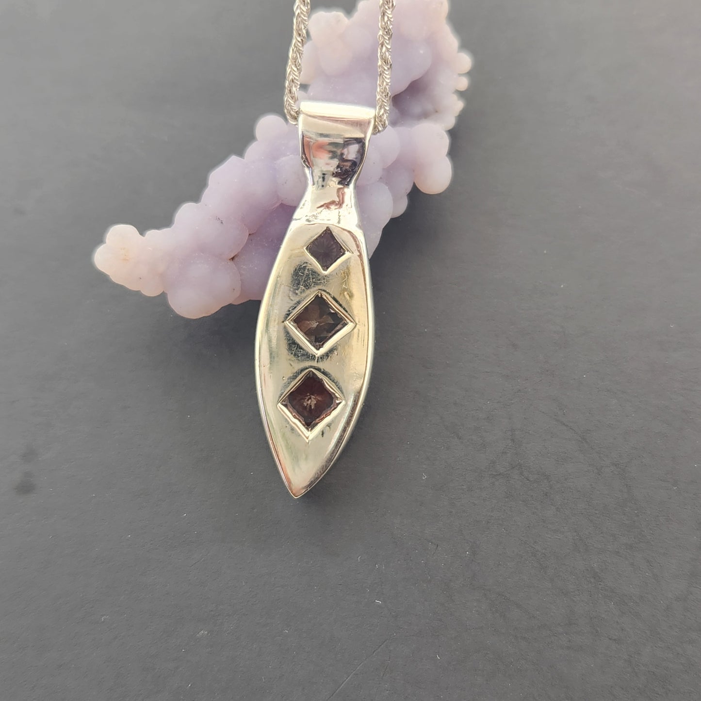 14 kt White gold Oregon Sunstone 3- Stones Pendant