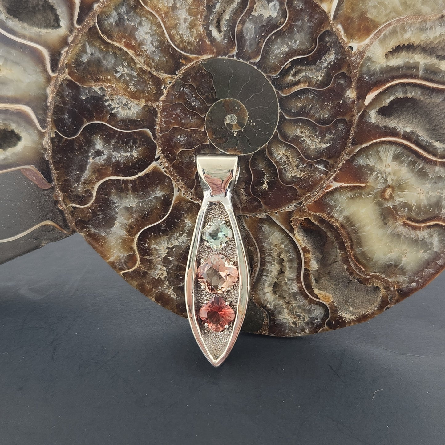 14 kt White gold Oregon Sunstone 3- Stones Pendant