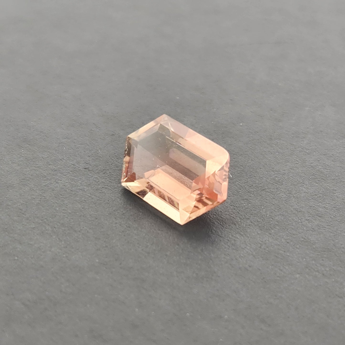 2.51 ct Oregon Sunstone