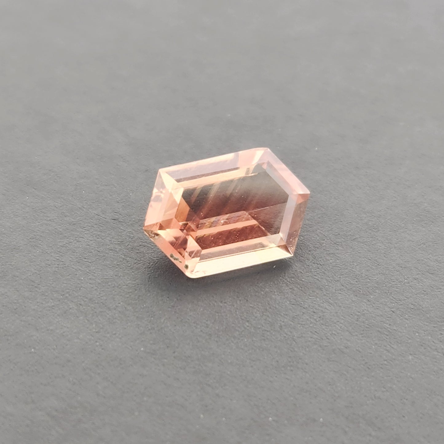 2.51 ct Oregon Sunstone