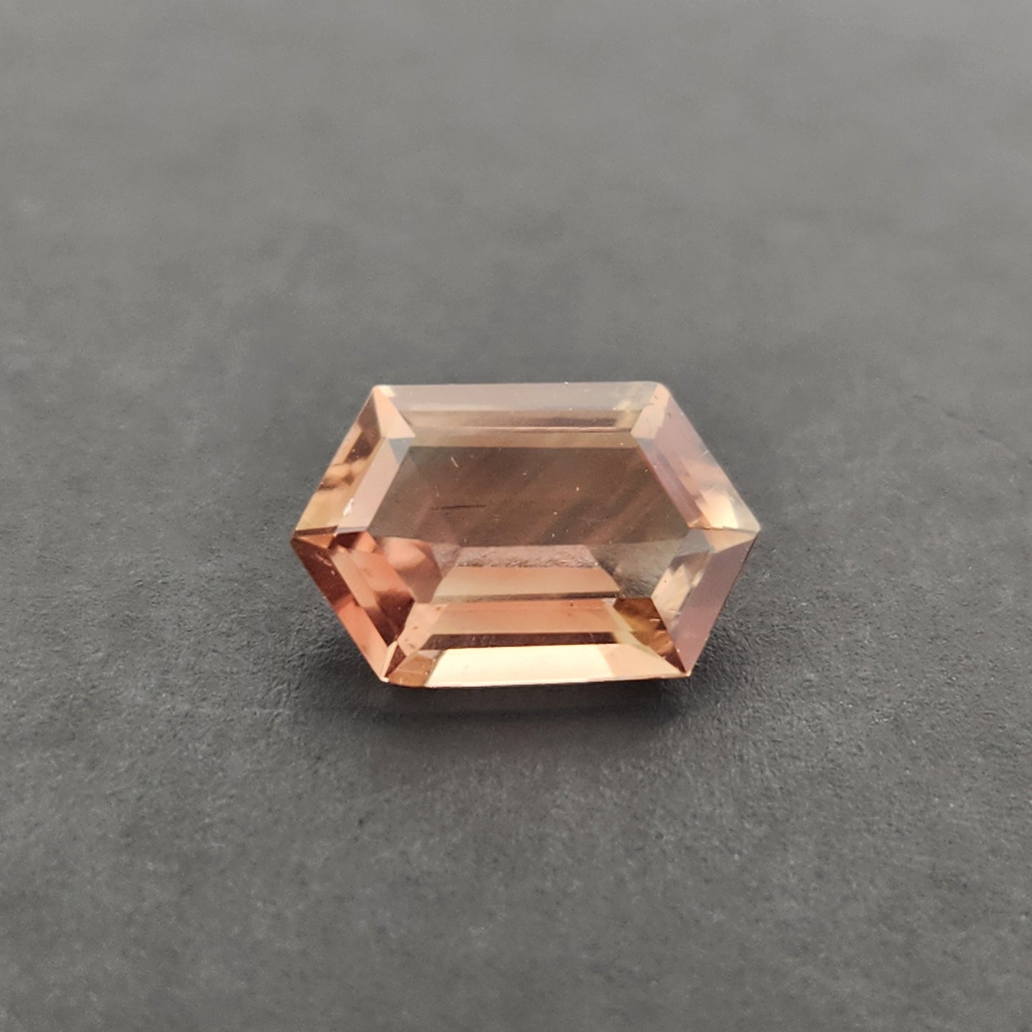 2.51 ct Oregon Sunstone