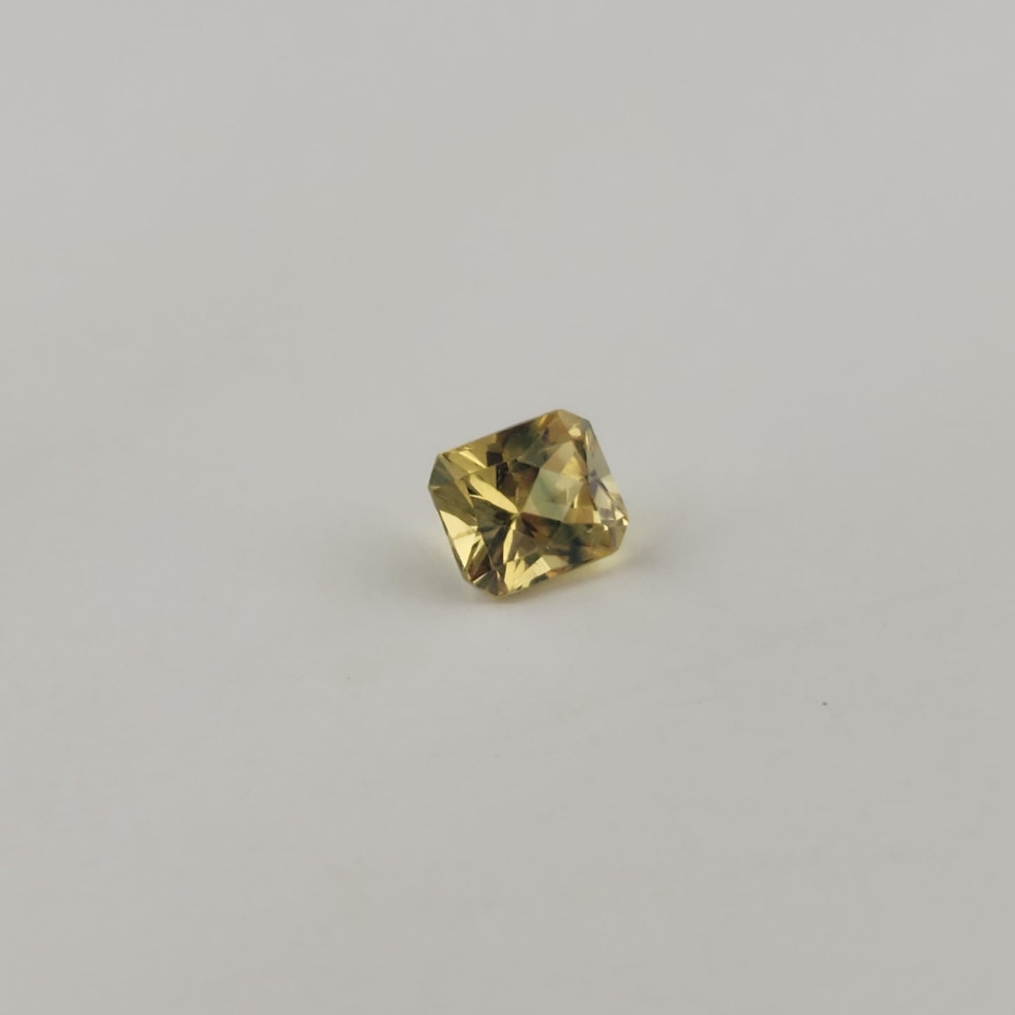 0.73 ct Yellow Green Sapphire