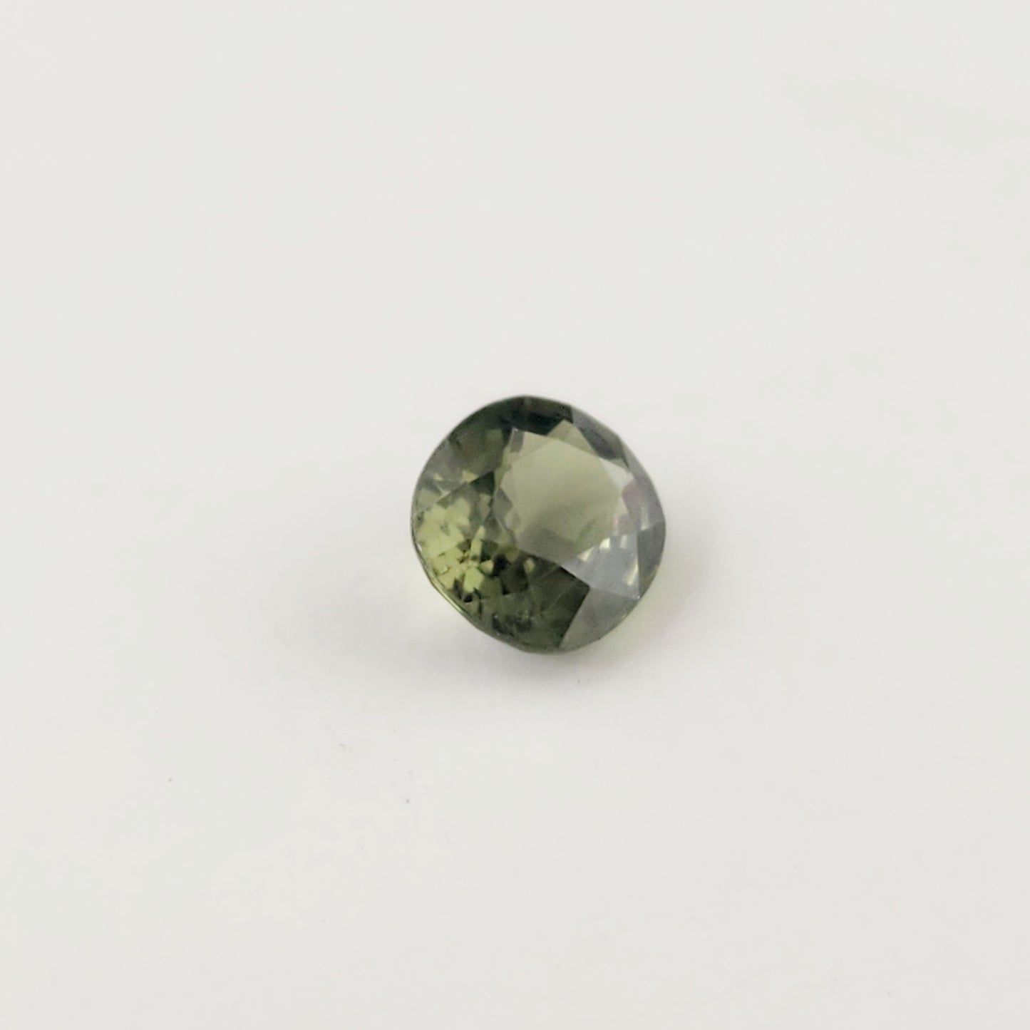 1.37 ct Green Sapphire no heat
