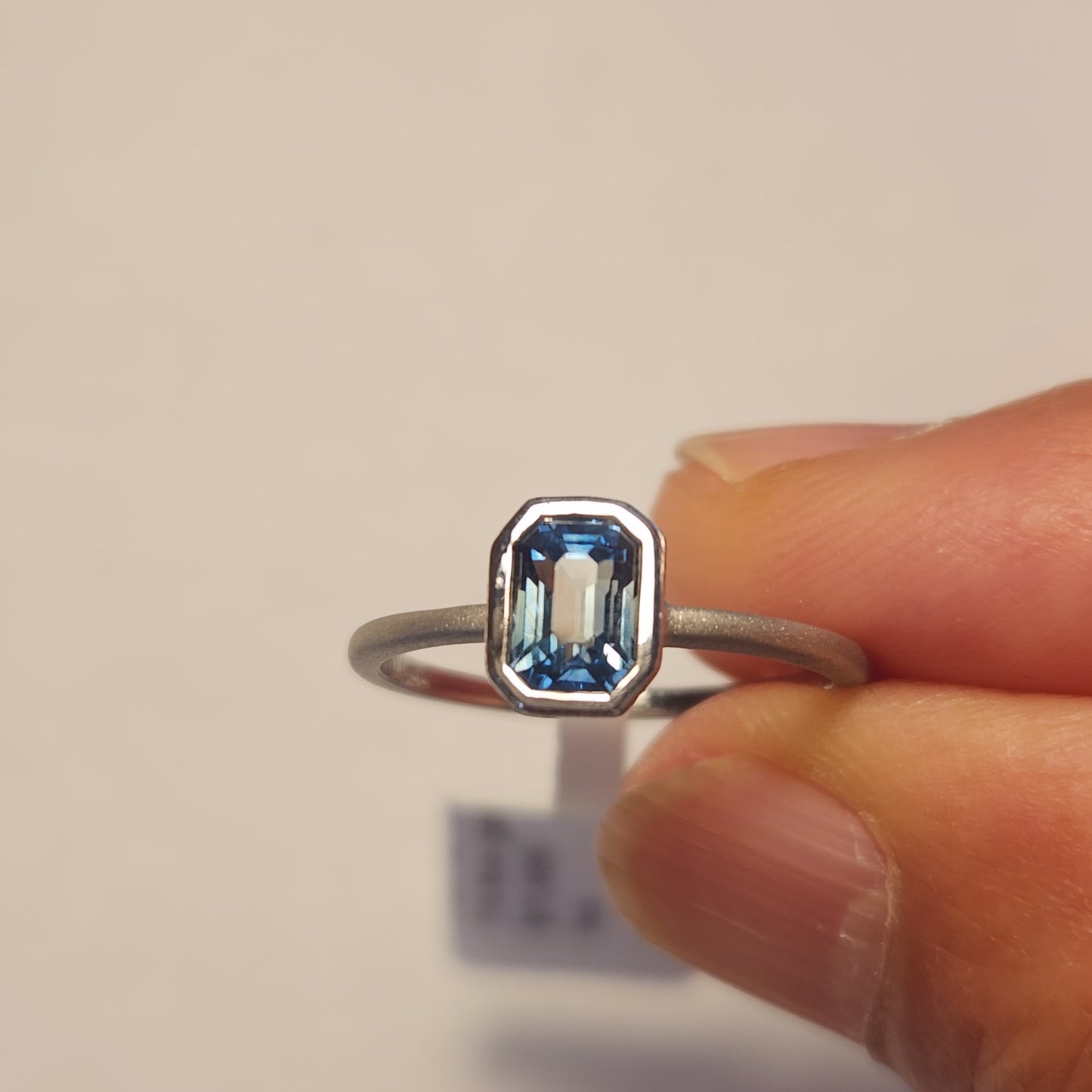 Sapphire 14KW Gold Ring. 1.09 ct.