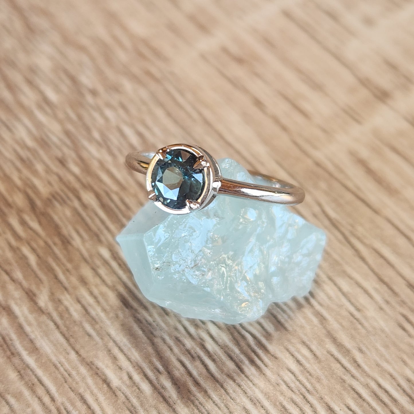 Blue Sapphire 14 kW Gold Ring