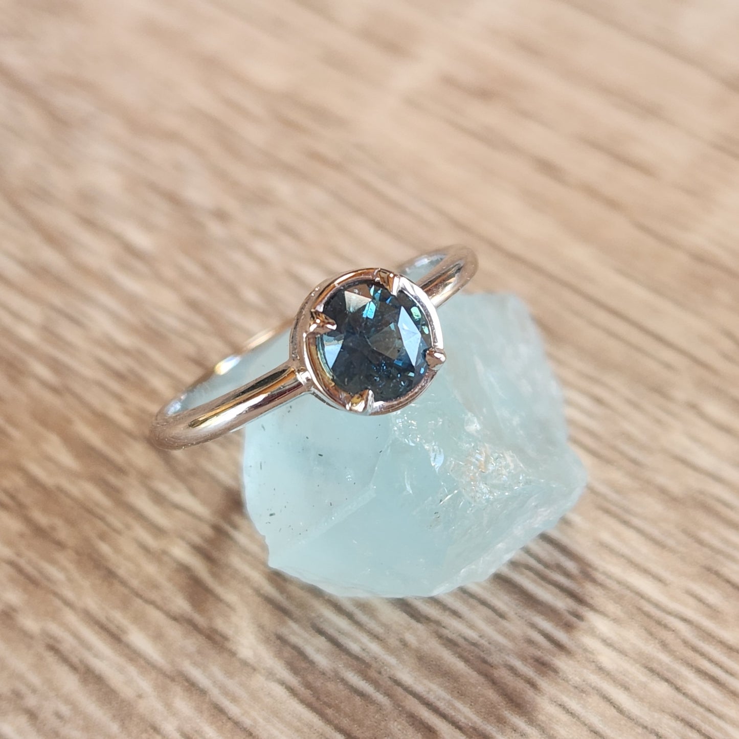 Blue Sapphire 14 kW Gold Ring