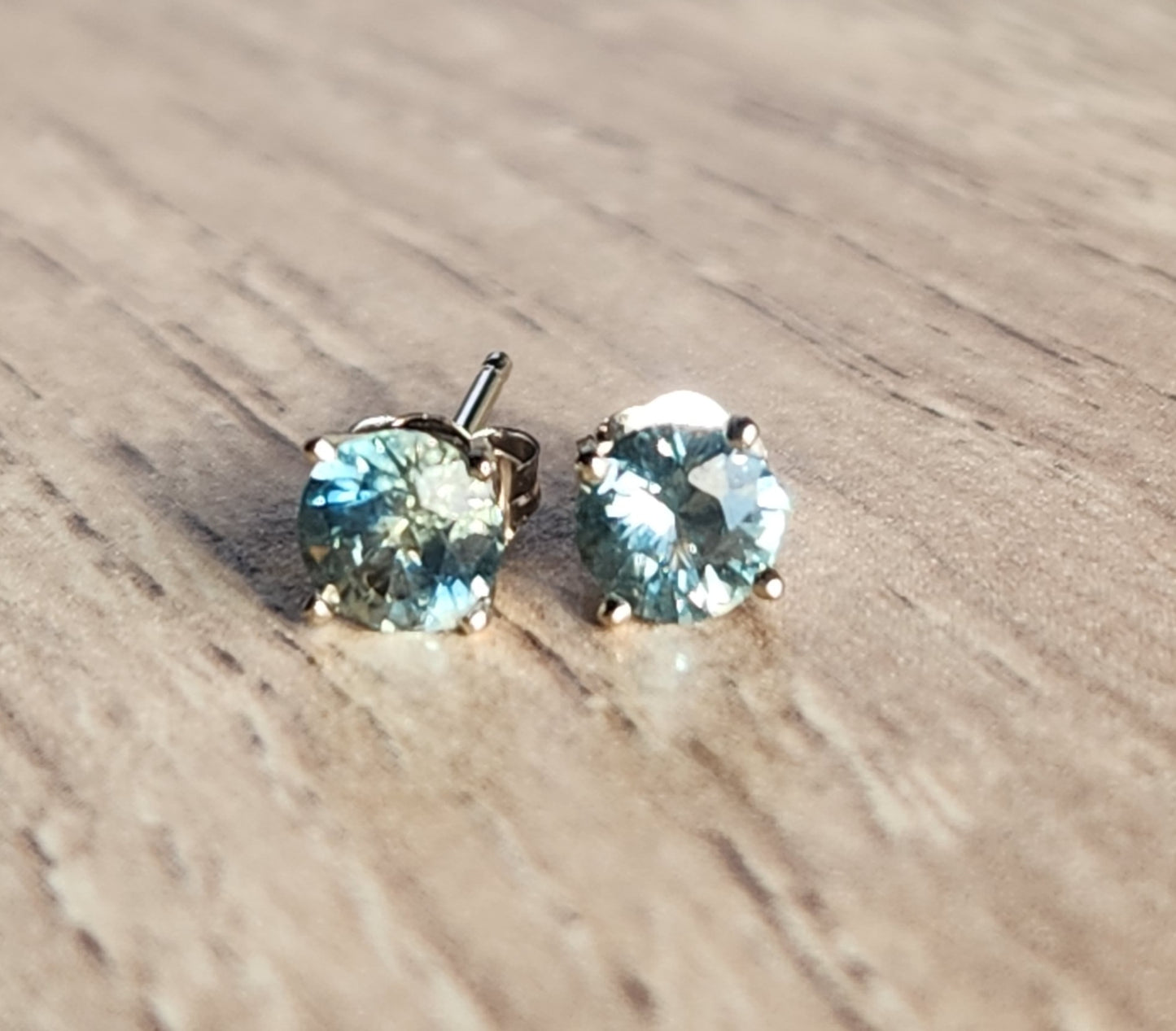Montana Sapphires 14 kw Gold Earring