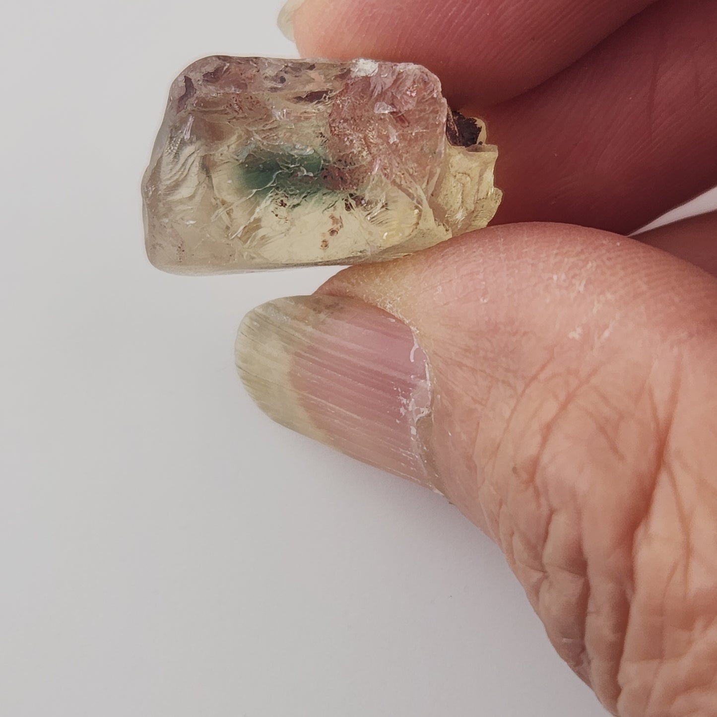 Green Oregon Sunstone Rough 5 g