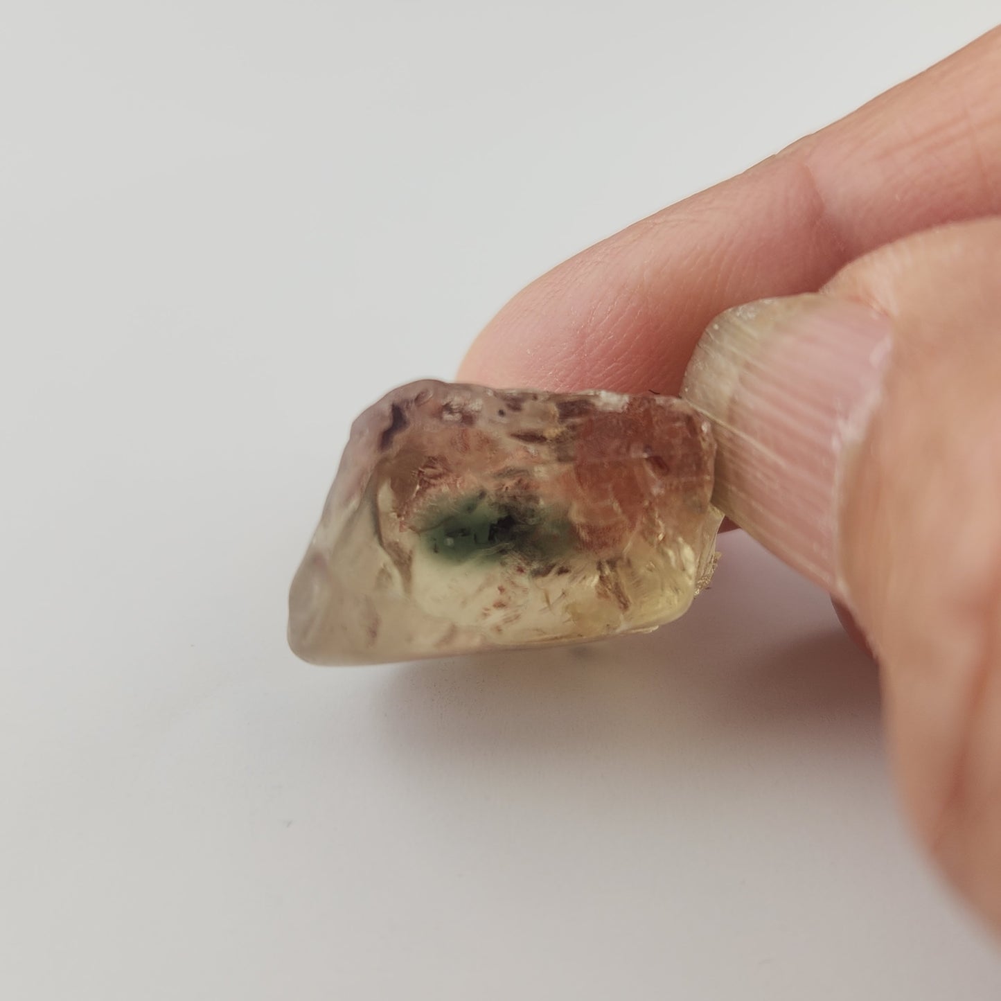 Green Oregon Sunstone Rough 5 g