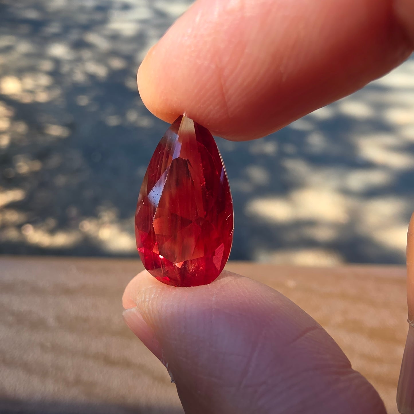 Red and schiller Oregon Sunstone 9.45 ct