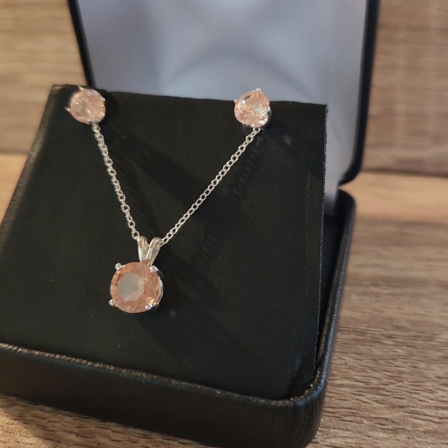Oregon sunstones set in silver Pendant & Earring