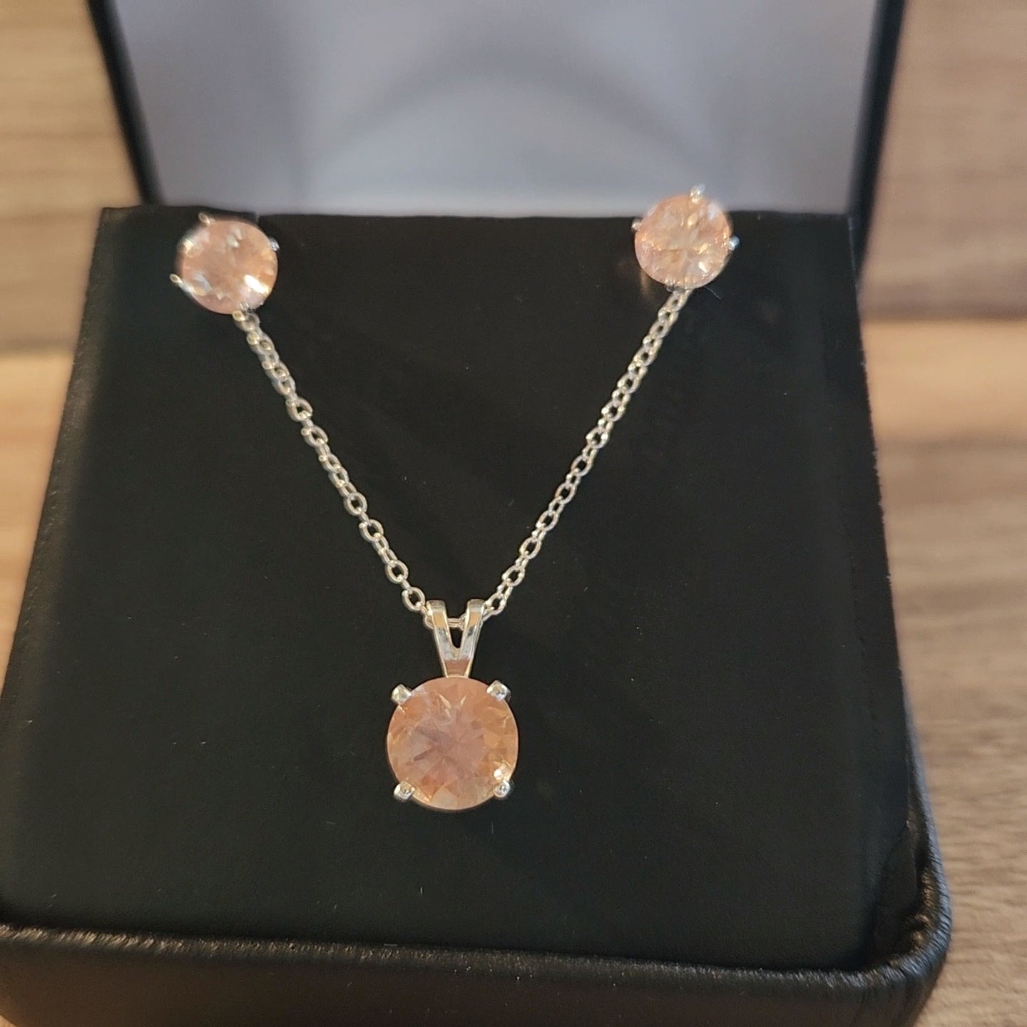 Oregon sunstones set in silver Pendant & Earring