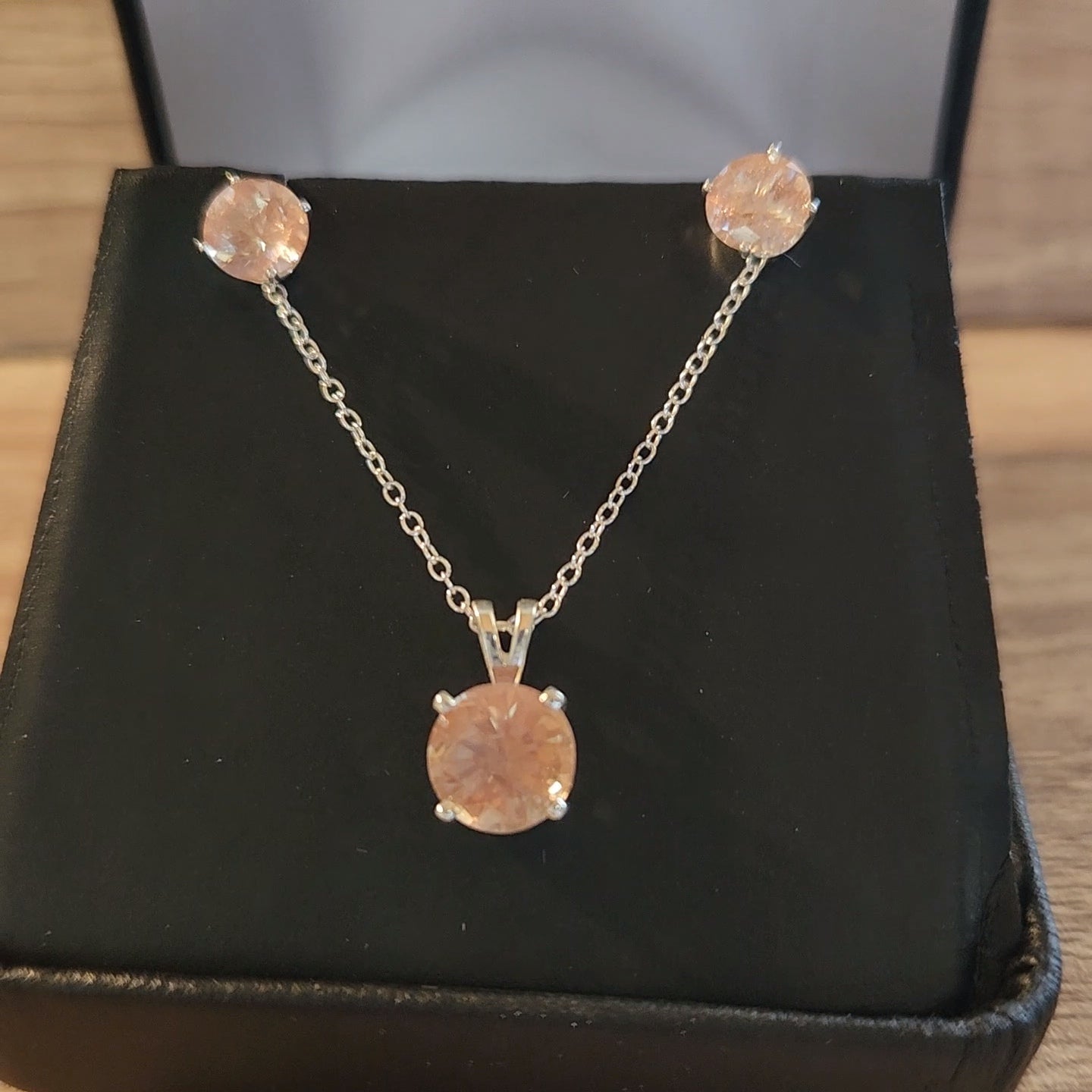 Oregon sunstones set in silver Pendant & Earring