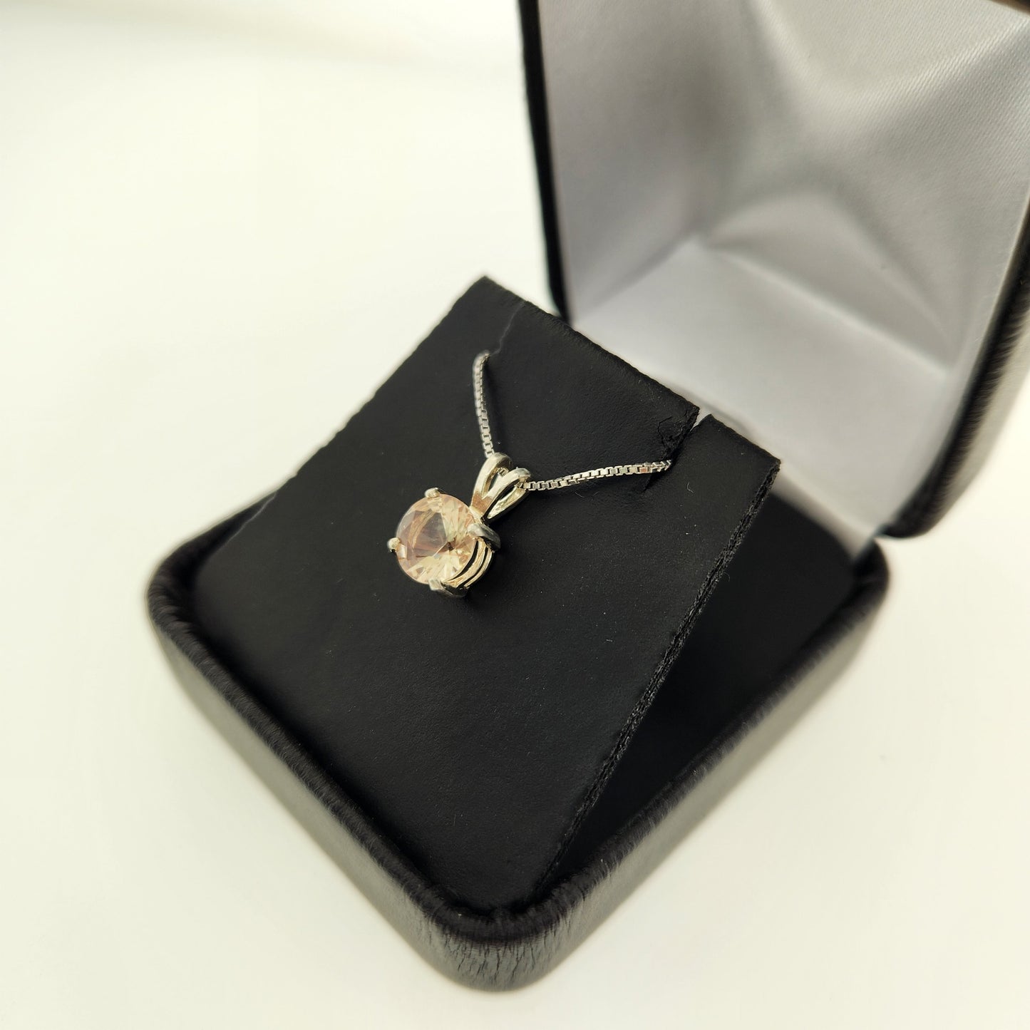1.02 ct Sunstone Pendant Sterling Silver