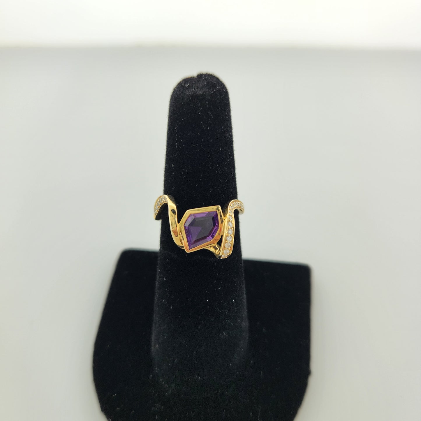 Sapphire no heat . Ring 14 ky