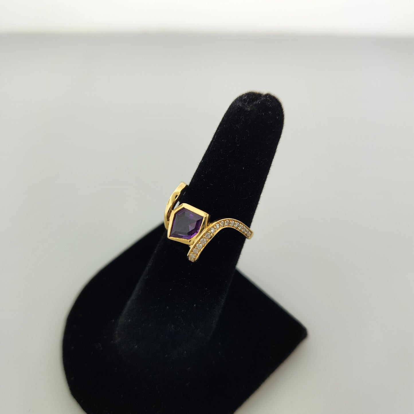 Sapphire no heat . Ring 14 ky