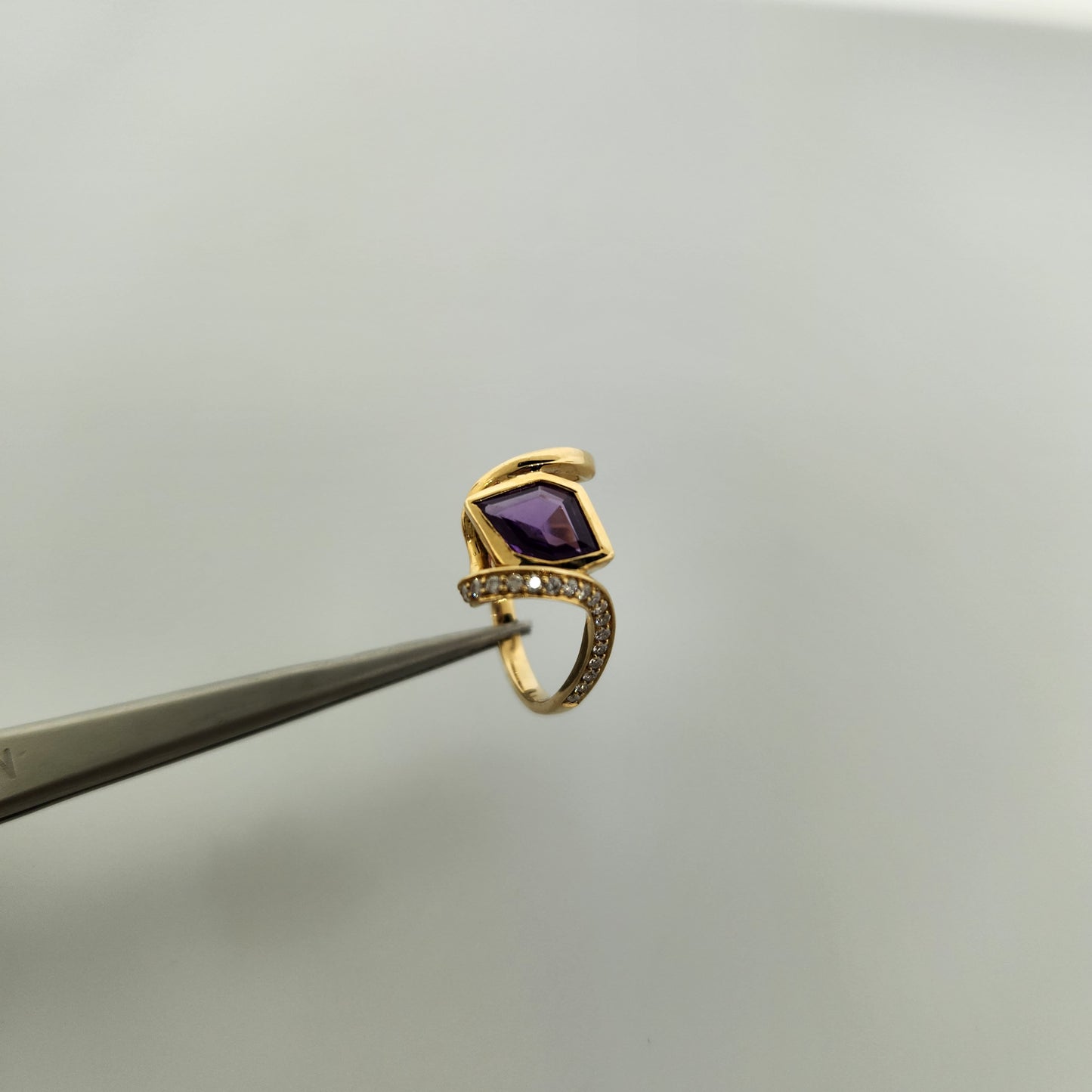 Sapphire no heat . Ring 14 ky