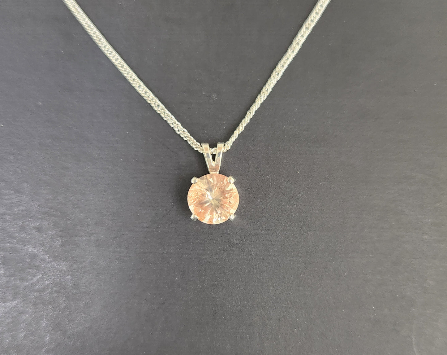 1.80 ct Oregon Sunstone set in sterling silver Pendant