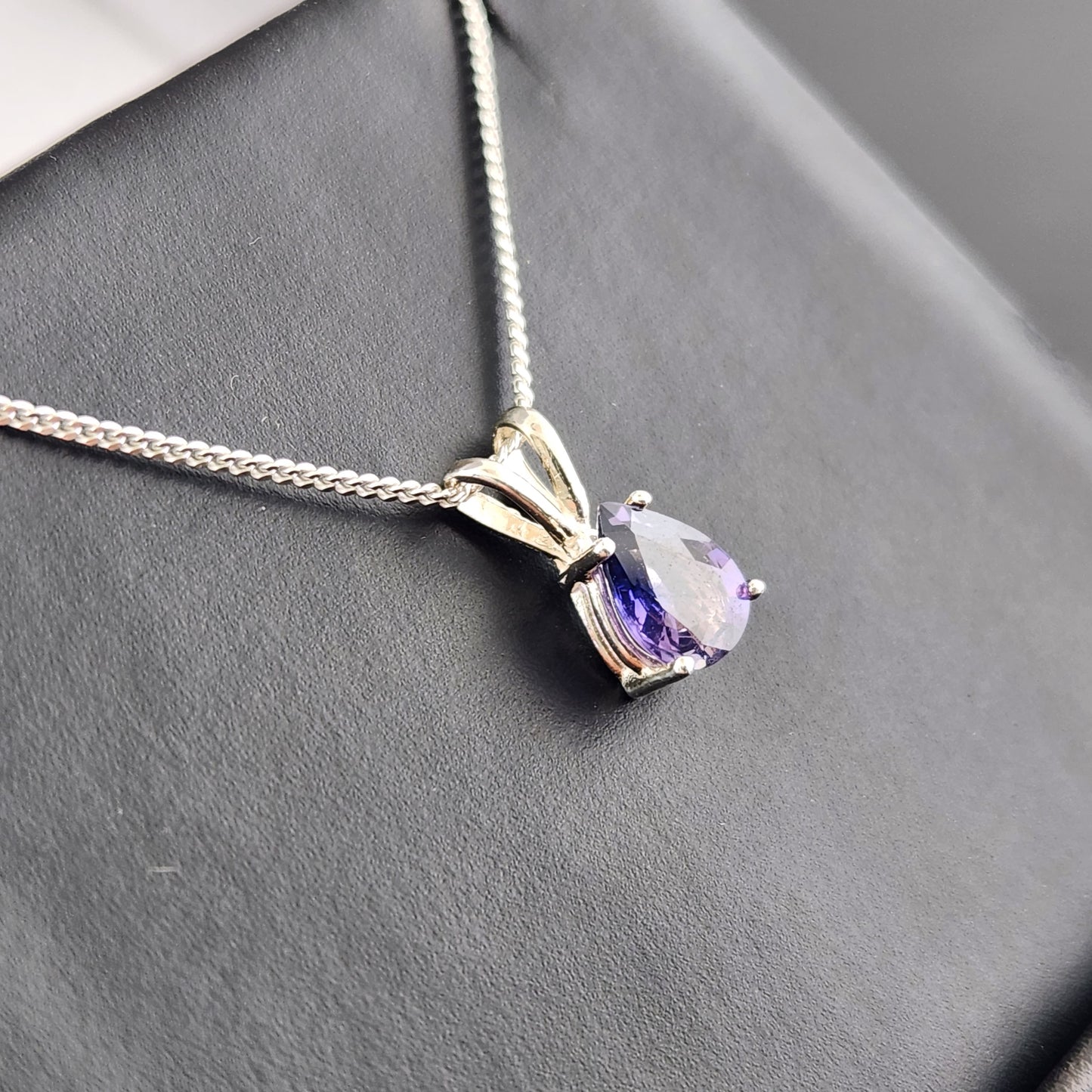 0.75 ct Purple Sapphire set in sterling silver Pendant