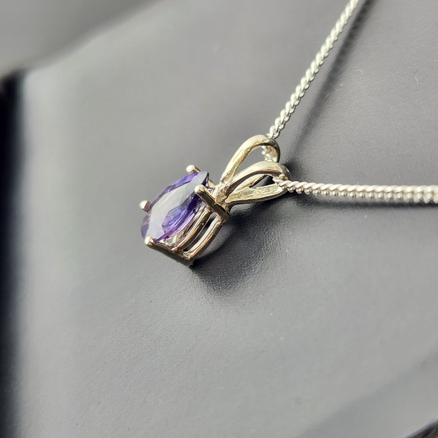 0.75 ct Purple Sapphire set in sterling silver Pendant