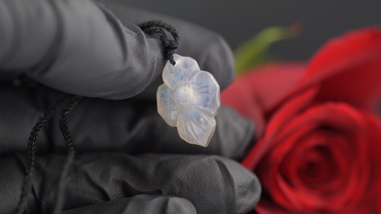 Labradorite Flower Carving Pendant.