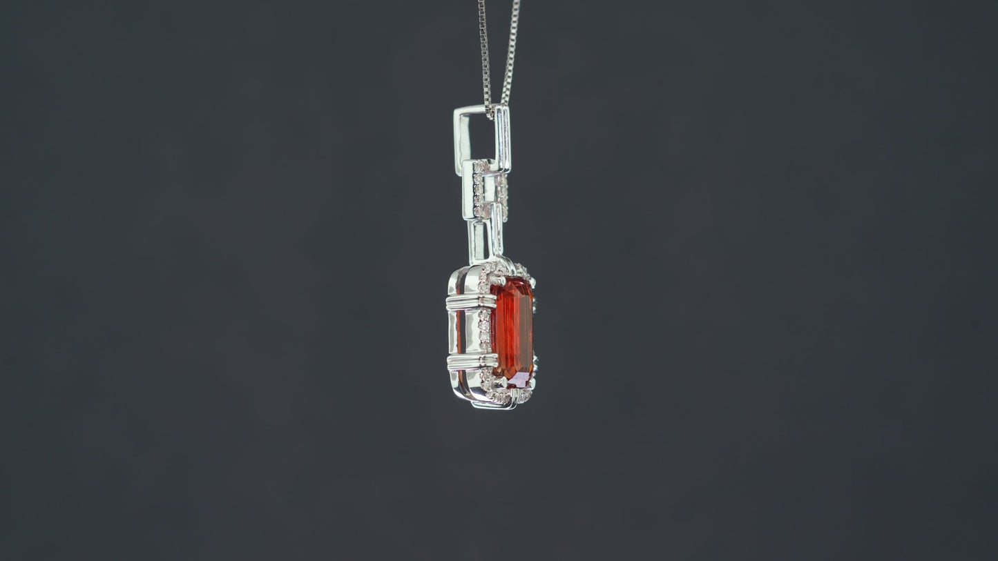 Oregon Sunstone set in 18 kw Pendant.