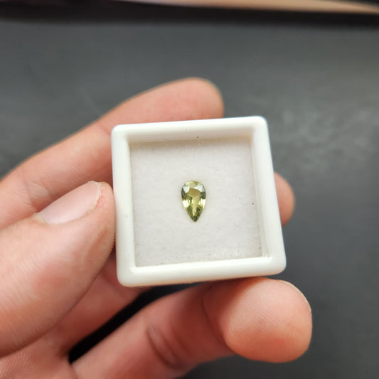 Yellow Sapphire Pear Facet