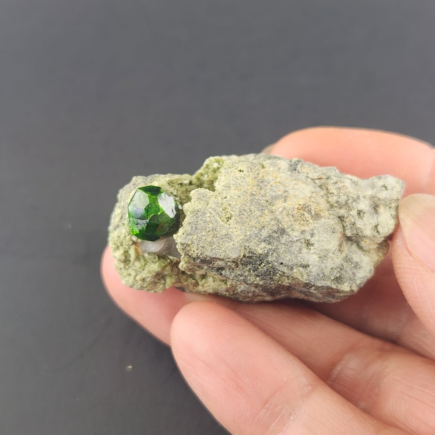 32.20 g  Demantoid Garnet mineral specimen.