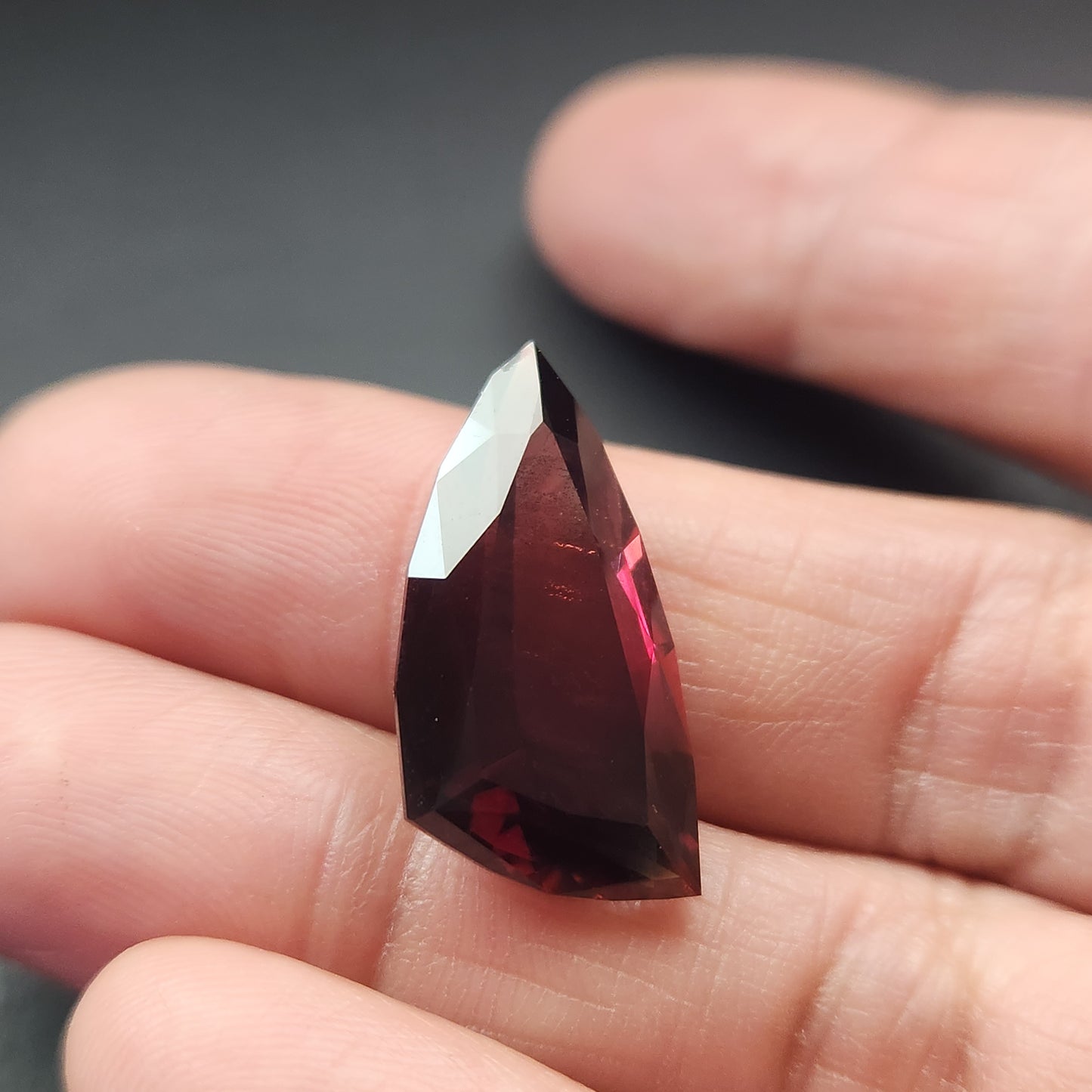 13.65 ct Dark Red Oregon Sunstone