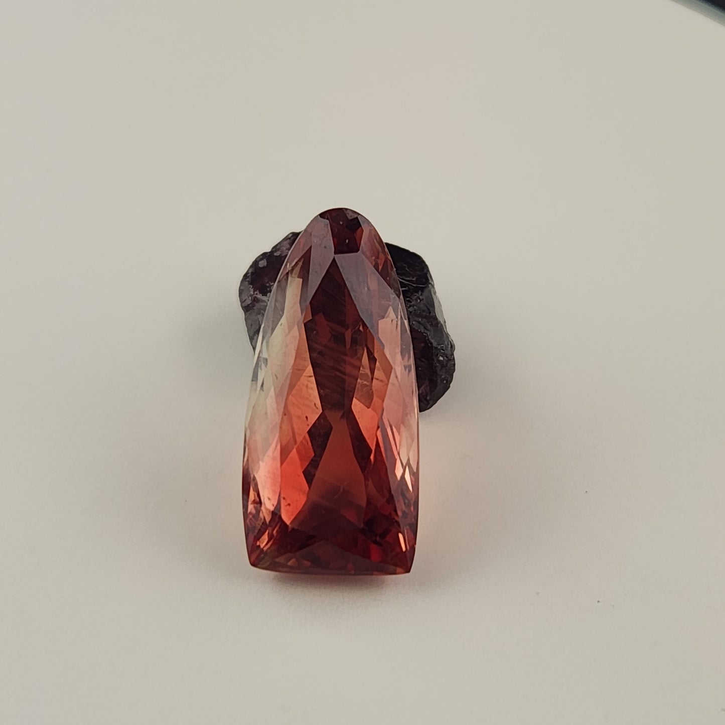 10.01 ct Red Oregon Sunstone