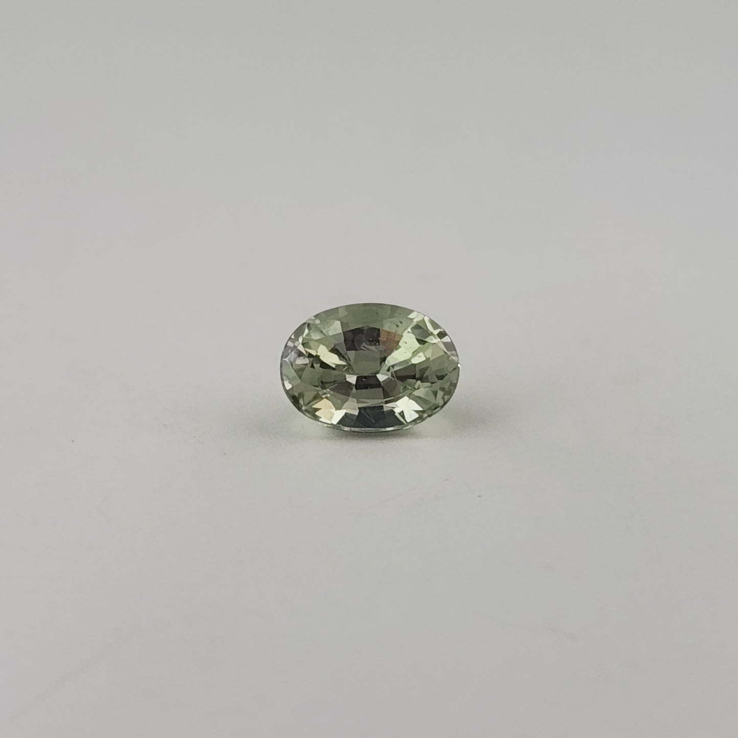 1.51 ct Light green Sapphire