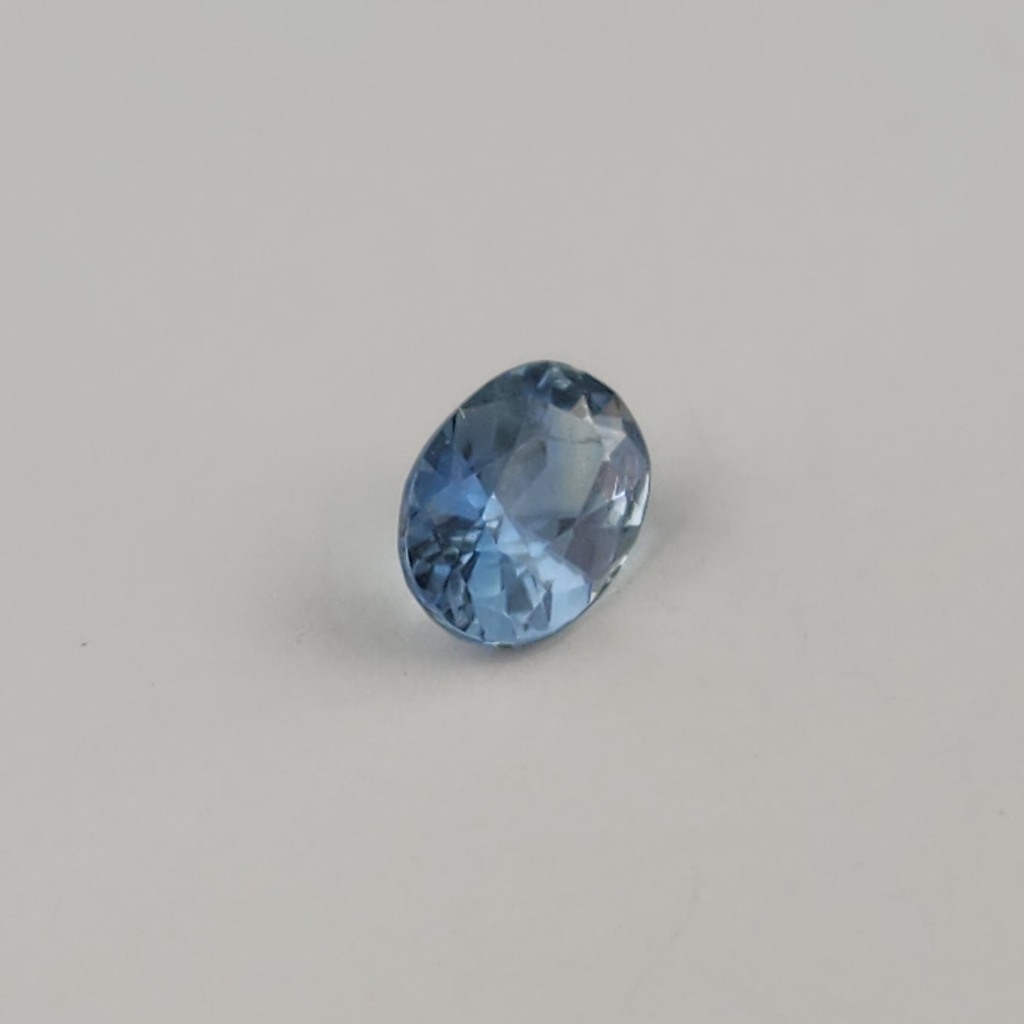 0.82 ct Blue sapphire